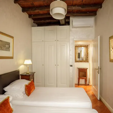 Апартаменты Condotti Corner Piazza Di Spagna *