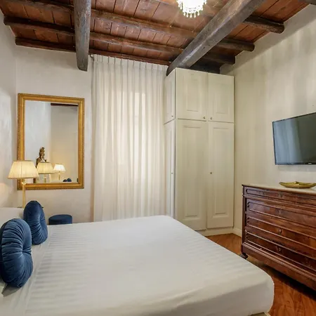 Apartment Condotti Corner Piazza Di Spagna