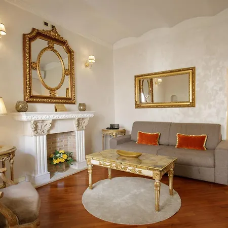 Апартаменты Condotti Corner Piazza Di Spagna Рим
