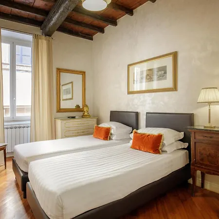 Condotti Corner Piazza Di Spagna *