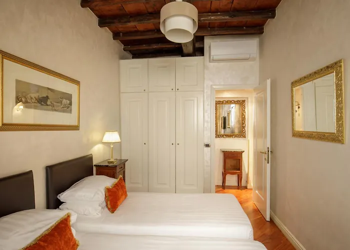 Apartment Condotti Corner Piazza Di Spagna *