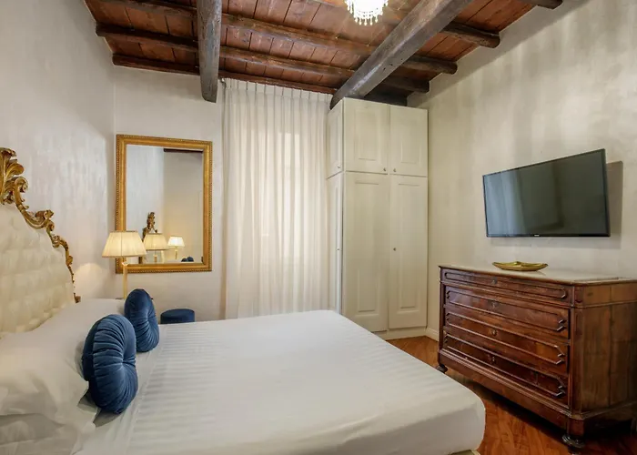 Apartment Condotti Corner Piazza Di Spagna